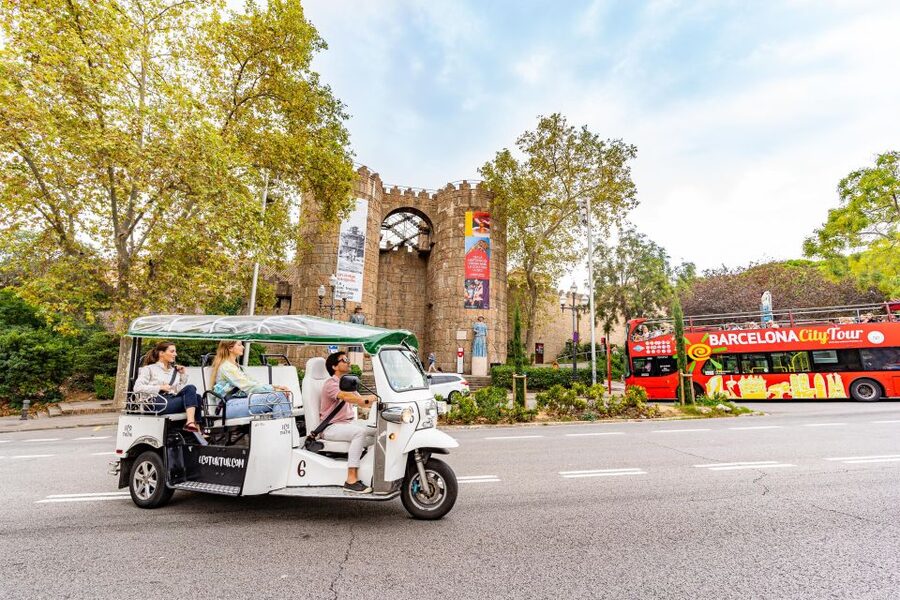 Barcelona: Private City Tour by Eco Tuk Tuk - Sagrada Familia from the outside: why exteriors work well here