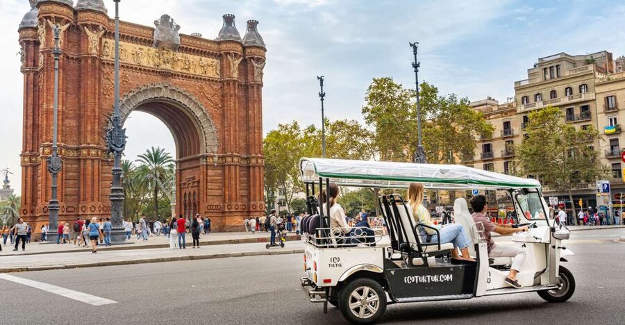 Barcelona: Private City Tour by Eco Tuk Tuk - Private ride comfort: what you get for $33 per person