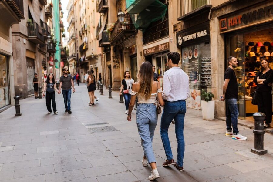 Barcelona: Private Custom Tour with a Local – Icons & Gems - Practical Tips So You Get More From Your Host