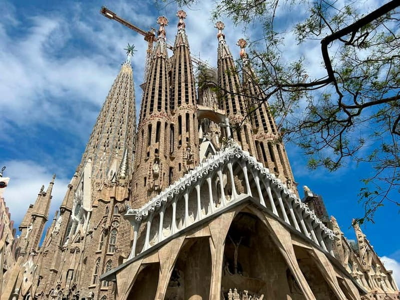 Barcelona: Private DAY TRIP Personalized City Tour - Montjuïc Castle Photo Stop: The View Break You’ll Be Grateful For