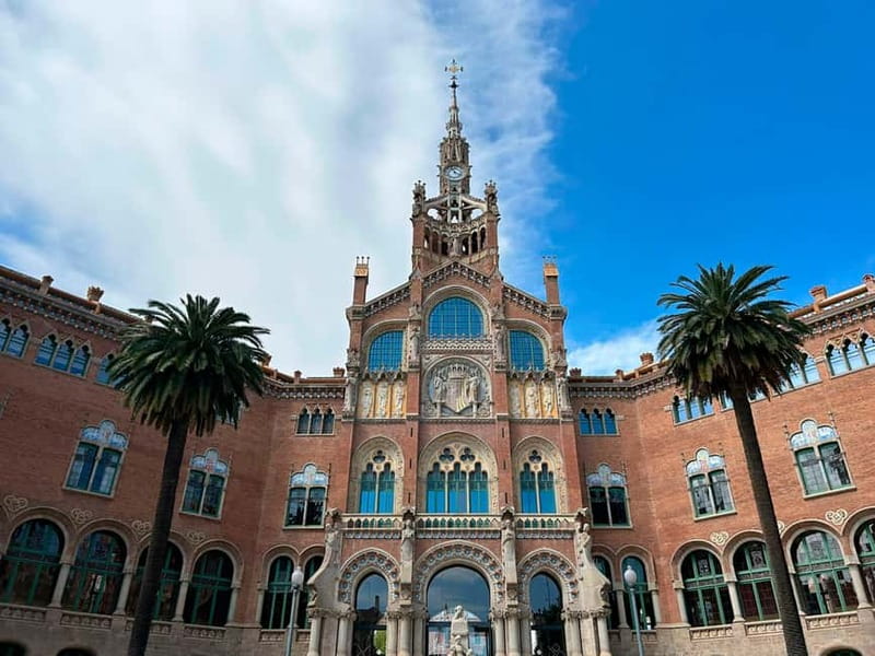 Barcelona: Private DAY TRIP Personalized City Tour - La Barceloneta Free Time and Walk: Your Reset Button