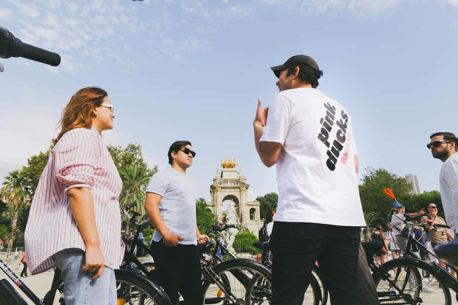 Barcelona Private E-Bike Tour (2.5h): Gaudí & City Stories - Passeig de Gràcia and the Gaudí façade sprint