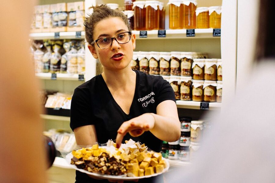 Barcelona: Private Food Tour – 10 Tastings with Locals - How the 3-hour loop mixes food with Barcelona landmarks