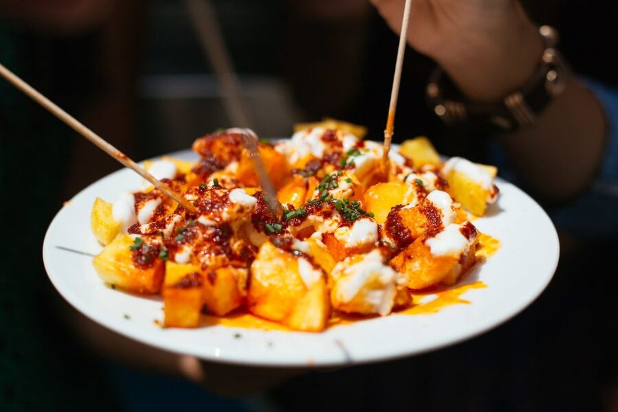 Barcelona: Private Food Tour – 10 Tastings with Locals - The 10 tastings: pintxos, churros and chocolate, plus local drinks