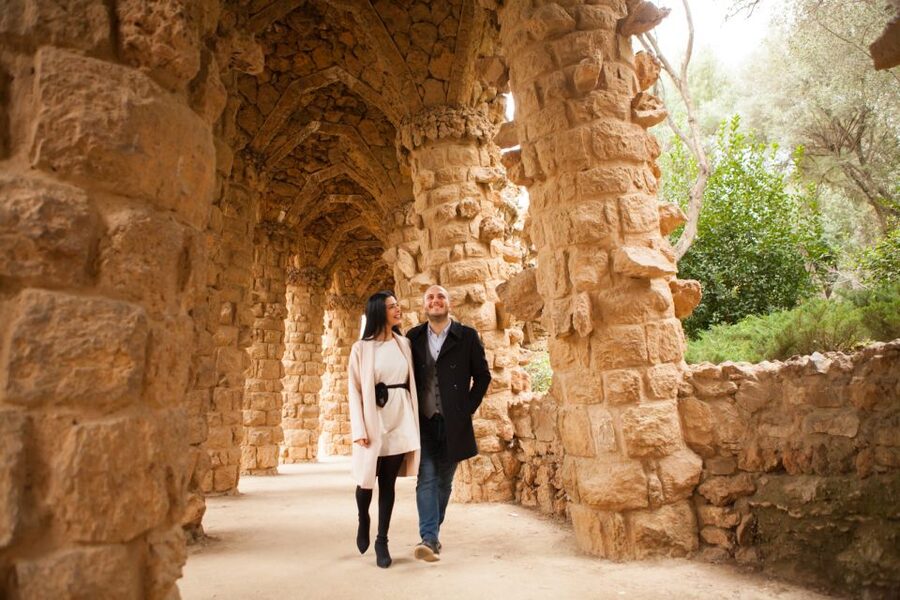 Barcelona: Private Full Park Güell Photoshoot - Skip-the-line entry, and how that saves your day