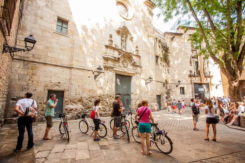 Barcelona: Private Group Bike Tour - Rain, heat, and what you should really wear
