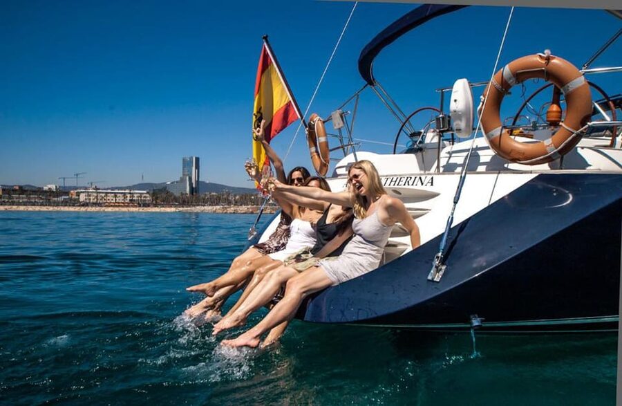 Barcelona: Private Luxury Sailing Tour - Sailing time: watching the city from a moving viewpoint