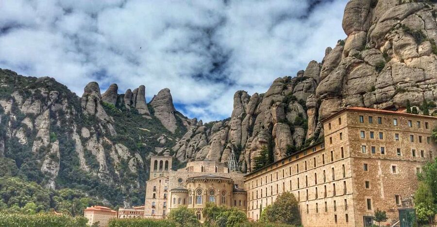 Barcelona: Private Montserrat Tour with Entry Tickets - Key points that make this Montserrat tour worth your time