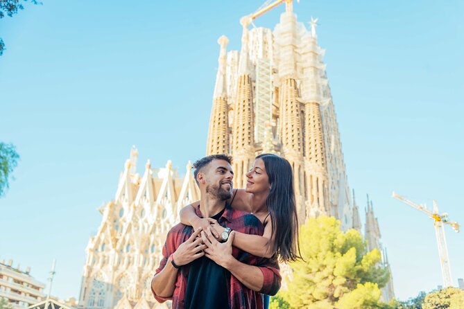 Barcelona : Private Photoshoot Outside Sagrada Familia - The 48-hour turnaround: edited, high-res photos you can use right away