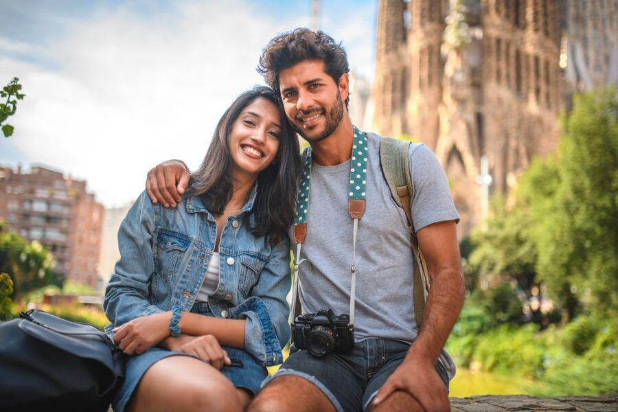 Barcelona: Private Sagrada Familia Photoshoot - How the Photographer Gets You Looking Natural