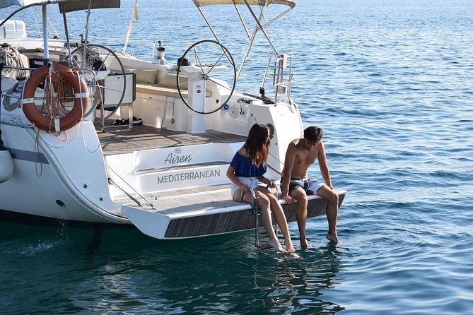 Barcelona: Private Sailing cruise with drinks & snacks - Price and what you get per group up to 11