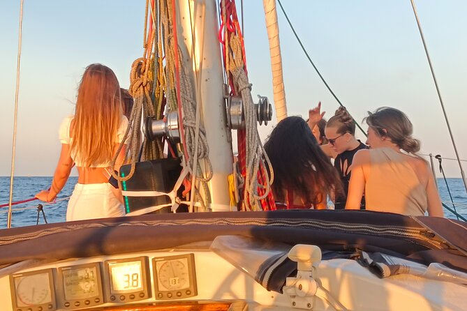 Barcelona private Sailing Tour - Stop 4: Pont del Petroli, a classic Barcelona pier moment