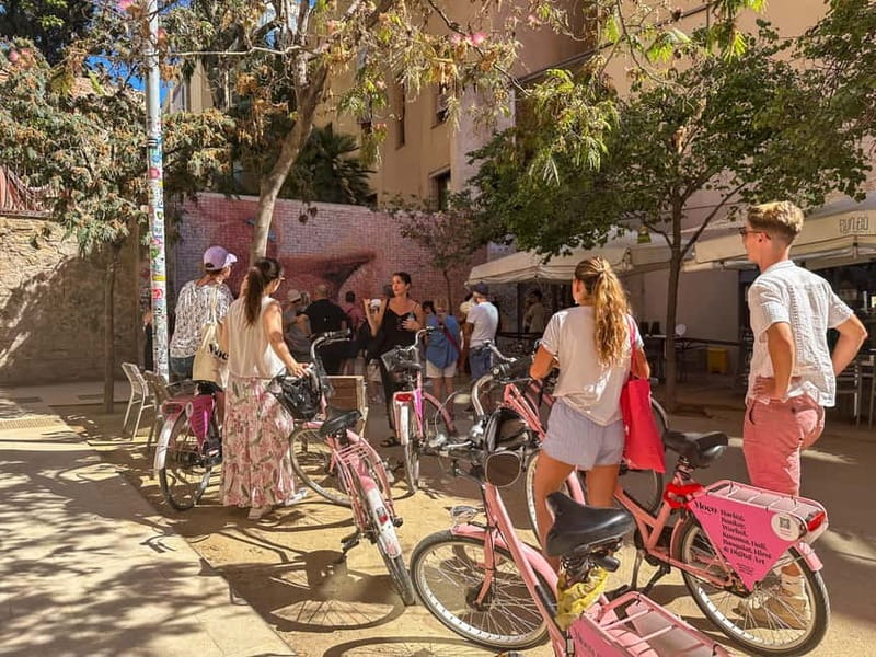 Barcelona | Private StreetArt Bike Tour - From El Cap de Barcelona to the Cathedral area: love letters in paint