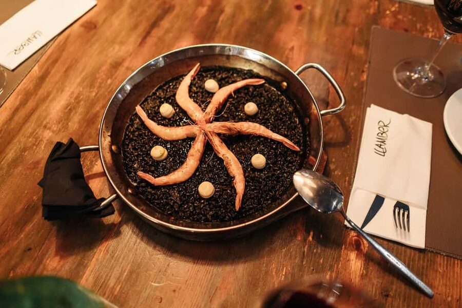 Barcelona Private Tapas Tour with Lunch or Dinner in El Born - A private tapas route that works like a local night out