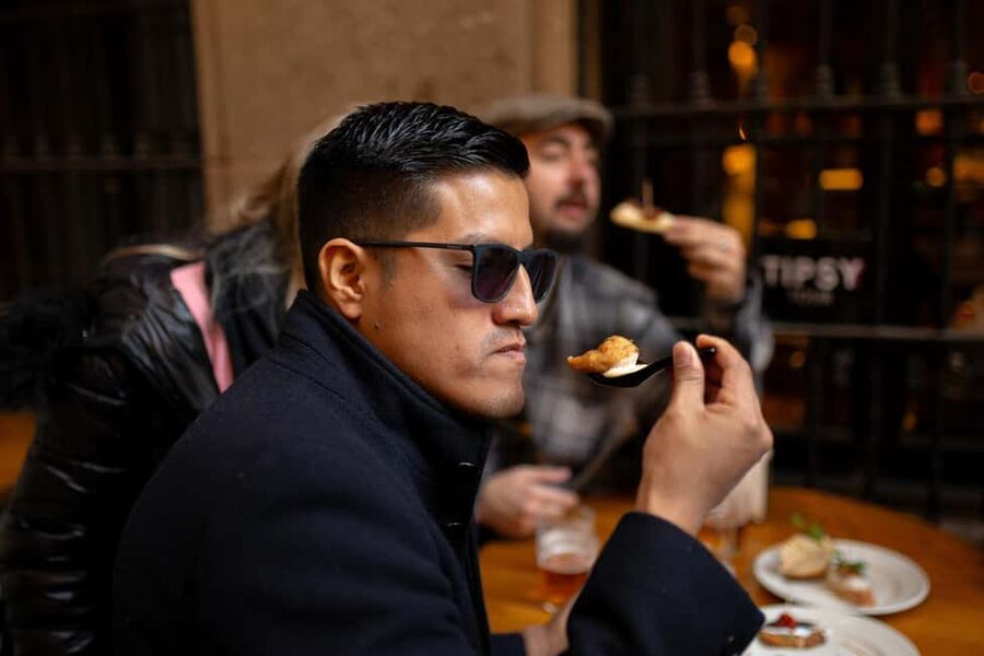Barcelona Private Tapas Tour with Lunch or Dinner in El Born - The El Born segment: Santa Maria del Mar area and tapas rhythm