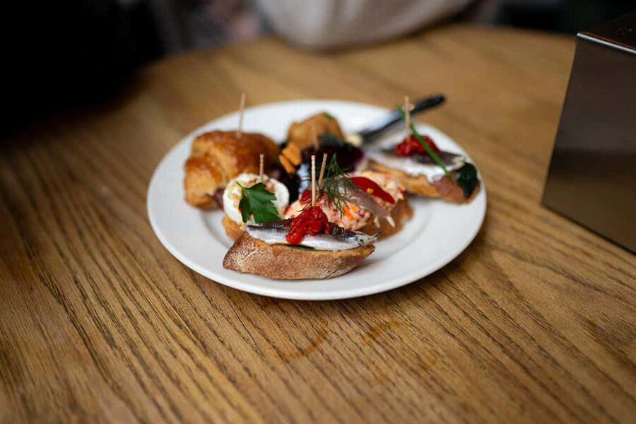 Barcelona Private Tapas Tour with Lunch or Dinner in El Born - Should you book this Barcelona El Born and Gothic Quarter tapas tour?
