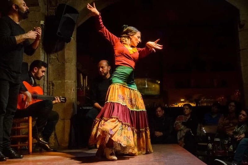 Barcelona: Private Tapas & Wine with Flamenco Show Old Town - Two bars, pintxos-first then seafood tapas: how the tasting really works