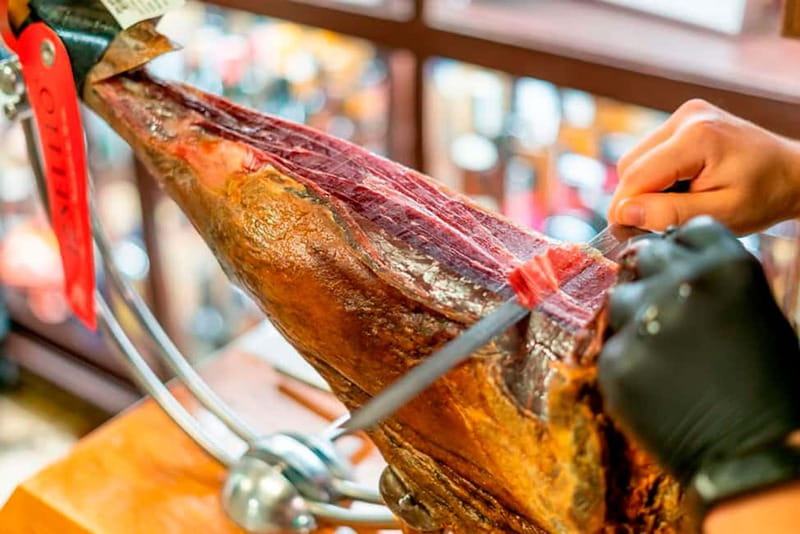 Barcelona: Private Tapas & Wine with Flamenco Show Old Town - Price and value: is $283 per person a good deal?