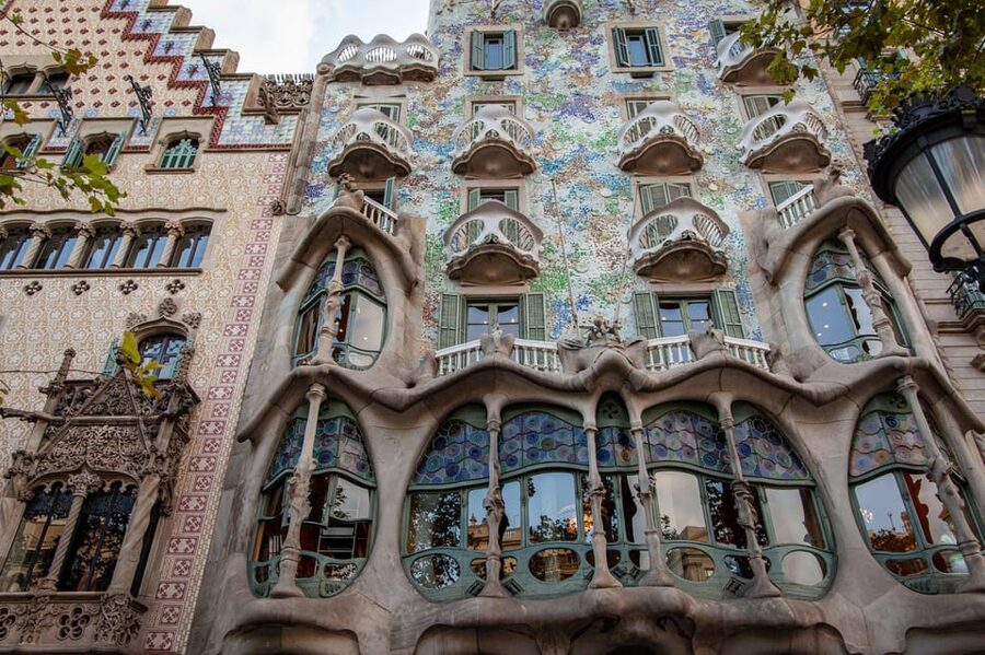 Barcelona: Private Tour of Casa Batllo with Reserved Access - The 2-hour rhythm: short orientation, then 75 minutes to explore