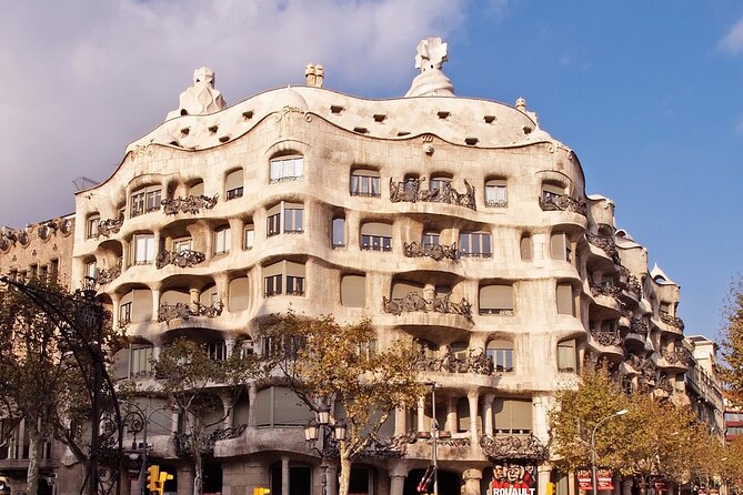 Barcelona Private Tour with an Expert Guide - Casa Batlló exteriors: Gaudí’s nature inspiration, decoded