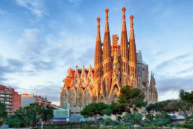 Barcelona Private Transfer from Cruise Terminal to City Centre - Choosing Between Sedan and Minivan, and Why Luggage Rules Matter