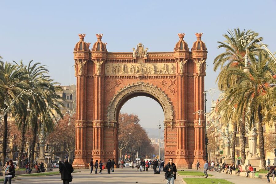 Barcelona: Private Walking Tour with a Local - Street culture, courtyards, and parks you can feel in your shoes