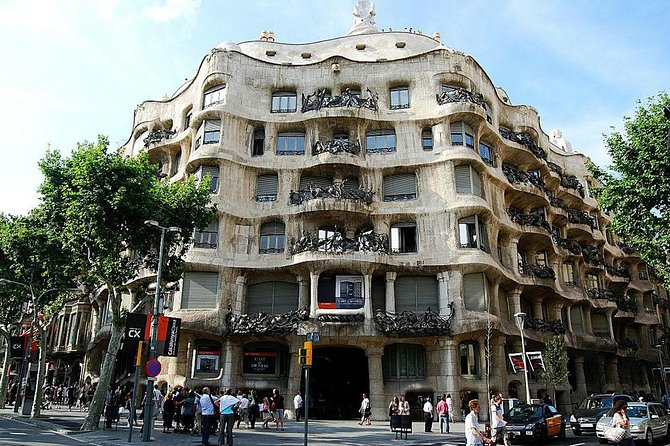 Barcelona Private Walking Tour with Skip the Line La Pedrera and Casa Batllo - La Pedrera to Casa Batlló, a route built for momentum