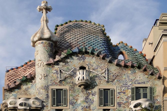 Barcelona Private Walking Tour with Skip the Line La Pedrera and Casa Batllo - La Rambla time: using your last half hour wisely