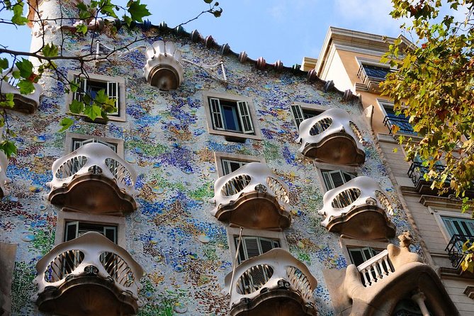 Barcelona Private Walking Tour with Skip the Line La Pedrera and Casa Batllo - Price and value: what $395.10 covers, and why it can be worth it