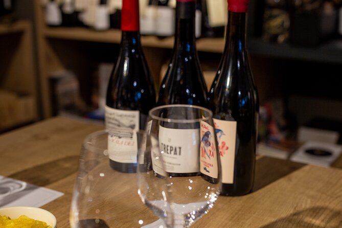 Barcelona: Private Wine Tasting - A 7:00 pm wine plan that fits Barcelona nights