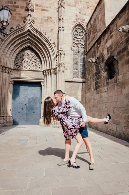 Barcelona: Professional Private Photoshoot - Is it worth $65 for a private Barcelona photoshoot?