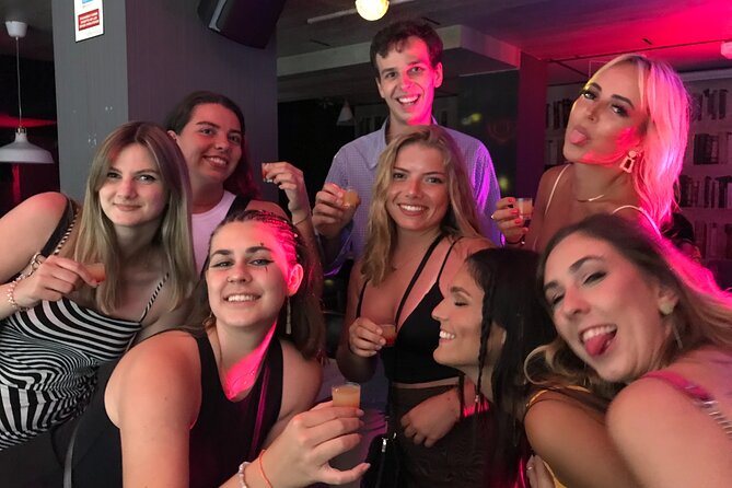 Barcelona Pub Crawl by KING -The Best Party tour & VIP Club Entry - Late-night timing: how a 10:30 pm start shapes the whole night