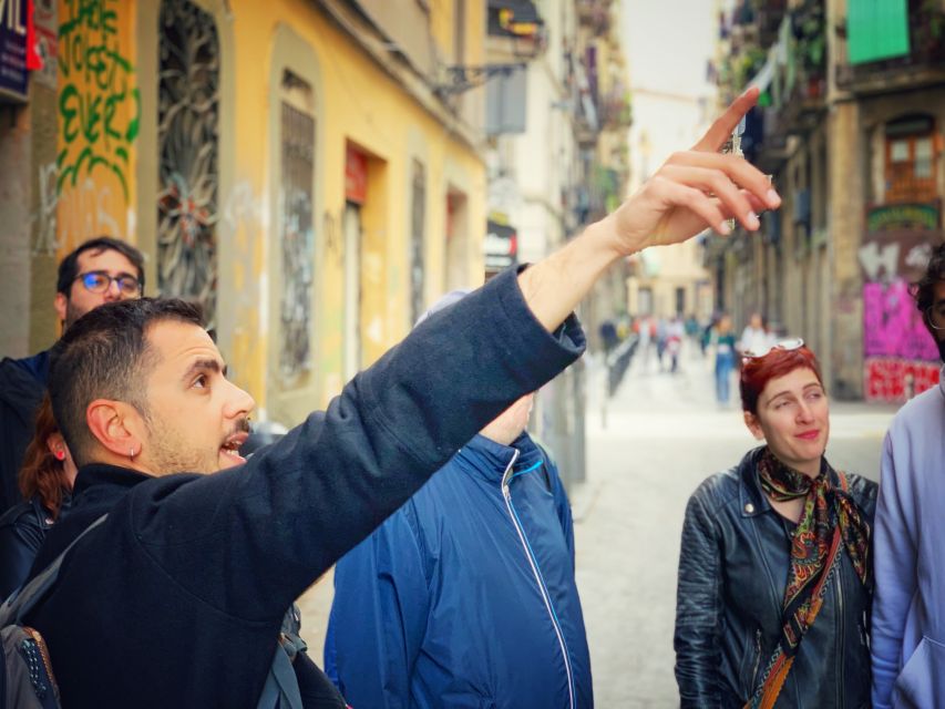 Barcelona: Ramblas, Old Town & Gaudí Houses Walking Tour - Gothic Quarter Walk: Medieval Streets, Quick Photo Stops, Real Atmosphere