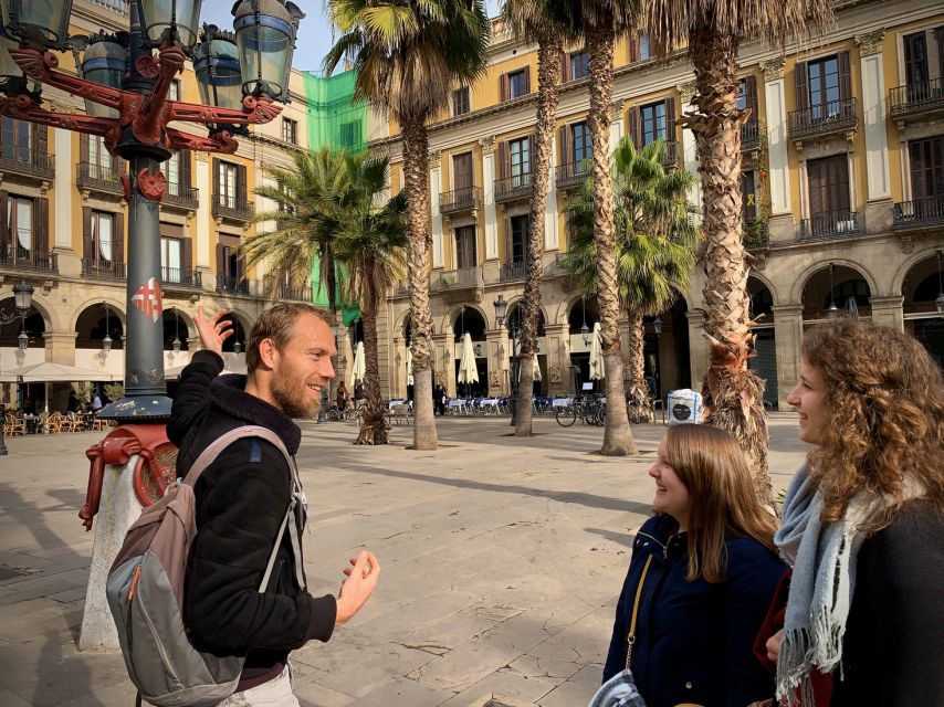 Barcelona: Ramblas, Old Town & Gaudí Houses Walking Tour - Plaça, People, and a Small Café Reset on La Rambla