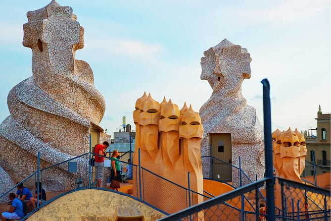 Barcelona: Reserved Entrance to Casa Mila (La Pedrera) with Audio - The audio guide in English: turning the building into a clear route