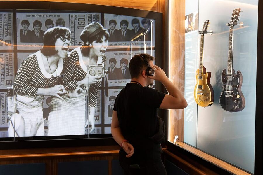 Barcelona: Rock Museum- Guitar Legends Hall - What makes Guitar Legends Hall different from a regular museum