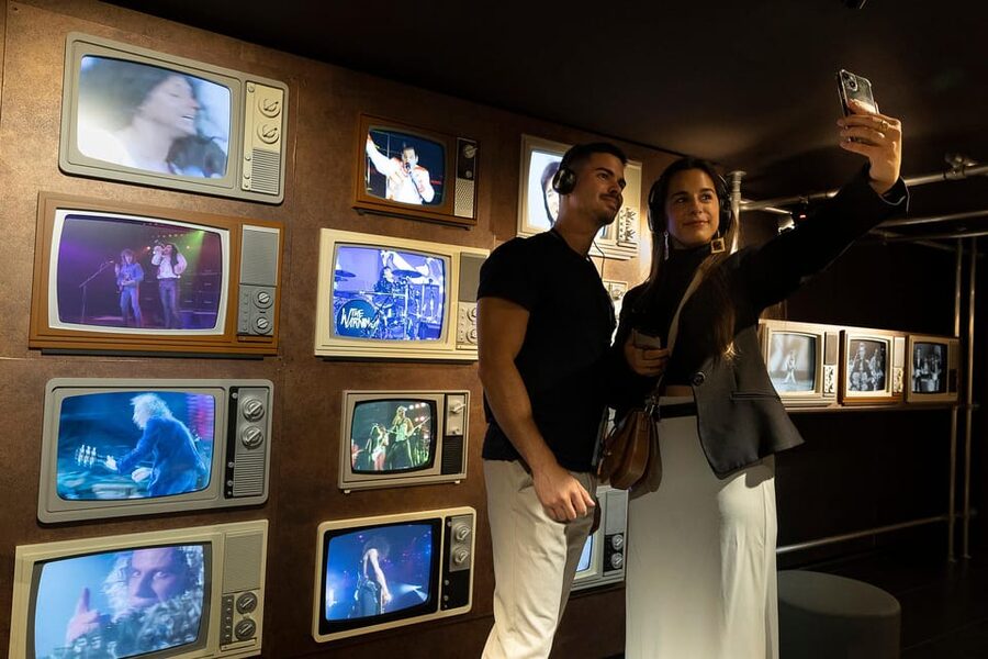 Barcelona: Rock Museum- Guitar Legends Hall - Interactive record stores and vintage jukeboxes