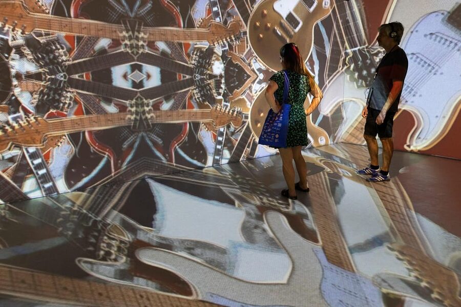 Barcelona: Rock Museum- Guitar Legends Hall - Holographic concerts and show effects that keep it fun