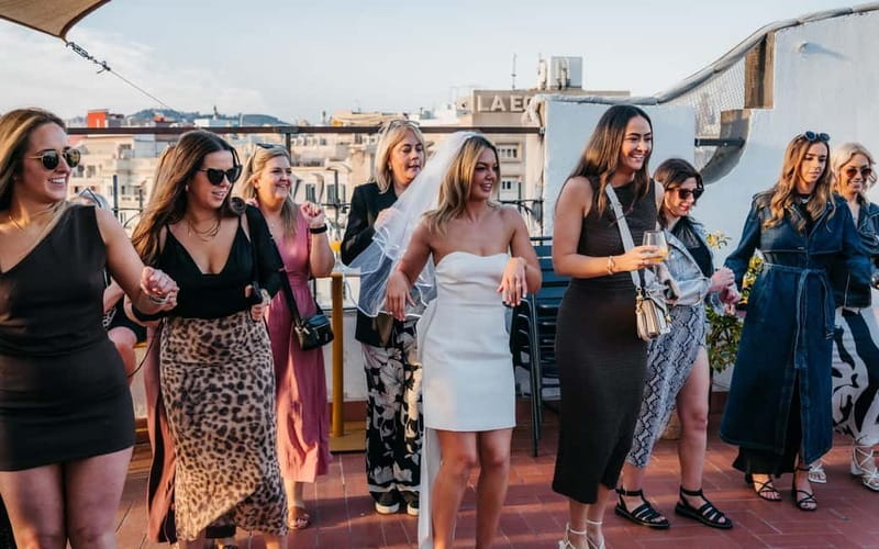 Barcelona: Rooftop Salsa Class with Bottomless Sangria - Entering The Safestay Rooftop Experience at Passeig de Gràcia