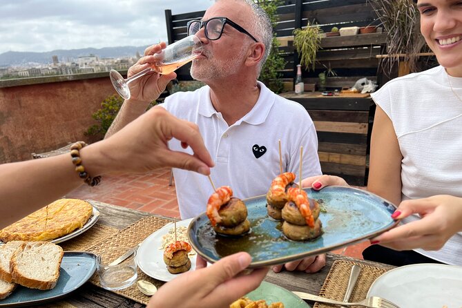 Barcelona: Rooftop Tapas & Sangria class with a Local Chef - Why This Rooftop Tapas Class Feels Like a Local Dinner Plan