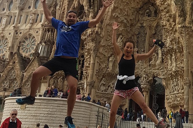 Barcelona Running Tour. Discover the city with a local - Meet Oriol in Ciutat Vella, then get moving fast