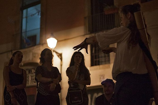 Barcelona's Dark History Night Tour - Accessibility and comfort: what you can count on
