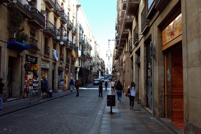 Barcelona's El Raval and the Gothic Quarter: A Self-Guided Audio Tour - VoiceMap setup: go offline and get your bearings fast