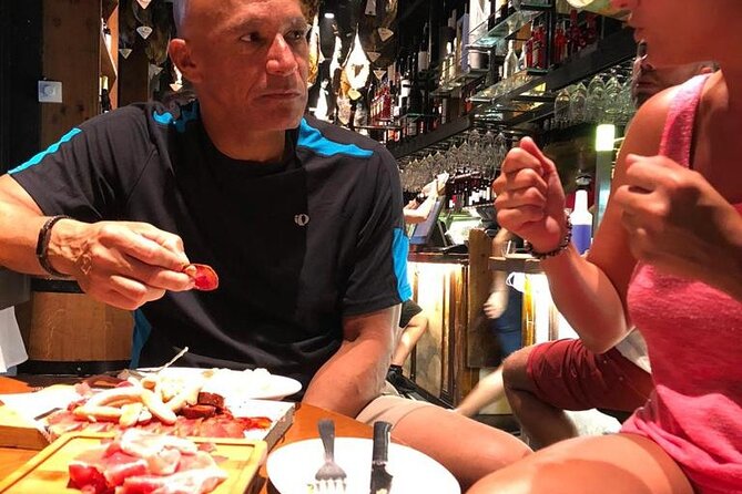 Barcelona´s Lunch or Dinner Tapas Tour: Food, drinks, happiness! - What you actually eat and drink: classic tapas with real heft
