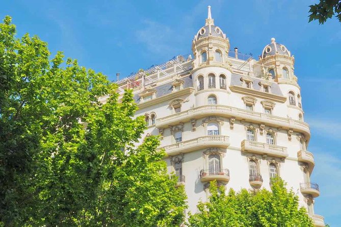 Barcelona's Original Bike Tour in English - Bikes and e-bikes: the 10 euro surcharge and when it matters