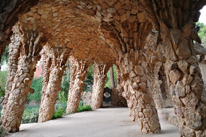 Barcelona Sagrada Familia and Guell Park drink and tapa - Price and value: what $465.79 per person is really buying