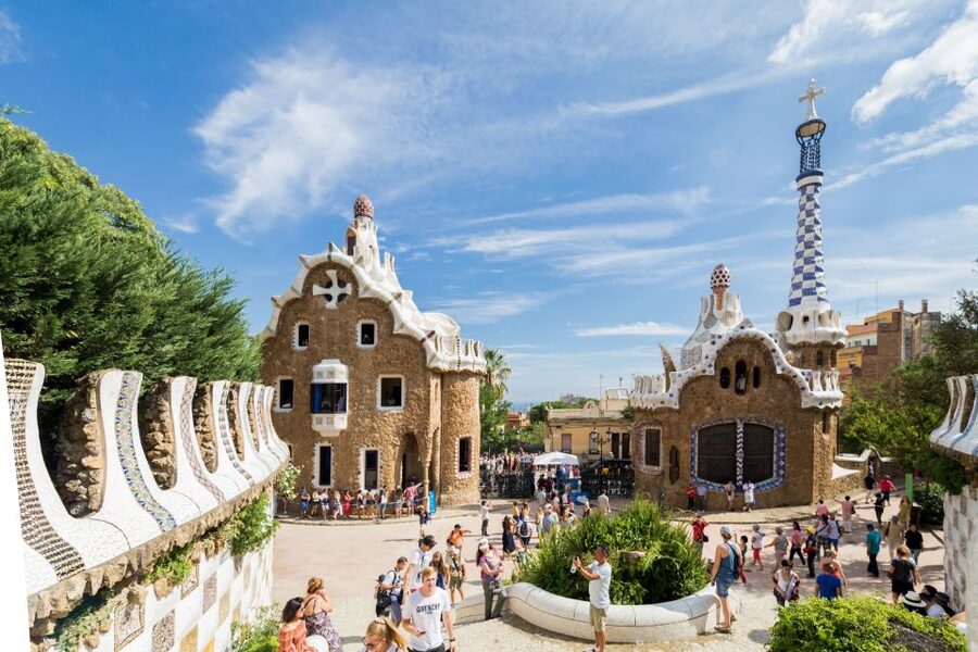 Barcelona: Sagrada Familia and Park Guell Combo Guided Tour - Pace, fitness level, and who should book (or skip) this