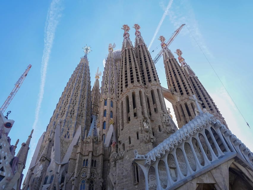 Barcelona: Sagrada Familia and Park Güell Tour - Who should book this Gaudi tour, and who might want a different plan