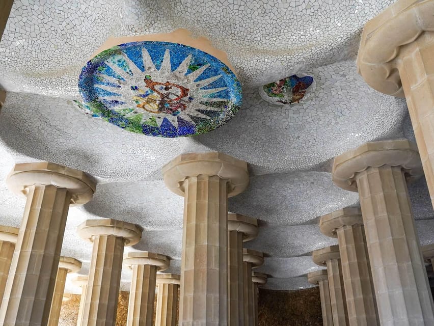 Barcelona: Sagrada Familia and Park Güell Tour - Timing, meeting points, and how not to lose your morning