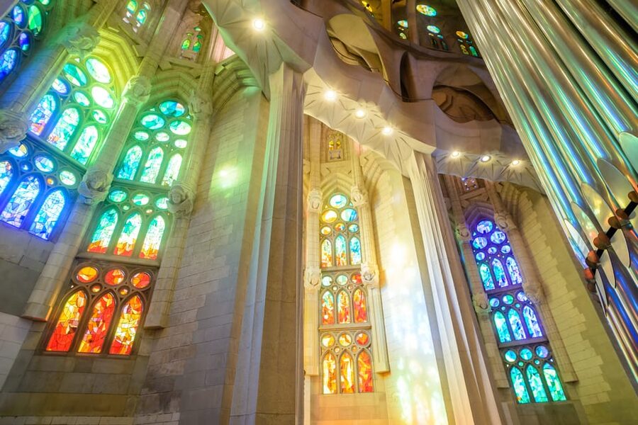 Barcelona: Sagrada Familia and Park Güell Tour - Dress code and security checks: the practical rules for a smooth entry